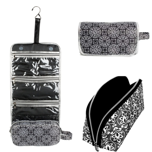 Adrienne Vittadini Handbags - 🚫SOLD🚫Adrienne Vittadini Travel Cosmetic Bag Set